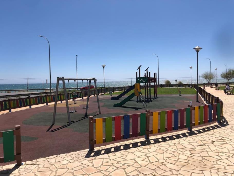 Bajo Con Jardin En Primera Linea De Playa マラガ エクステリア 写真